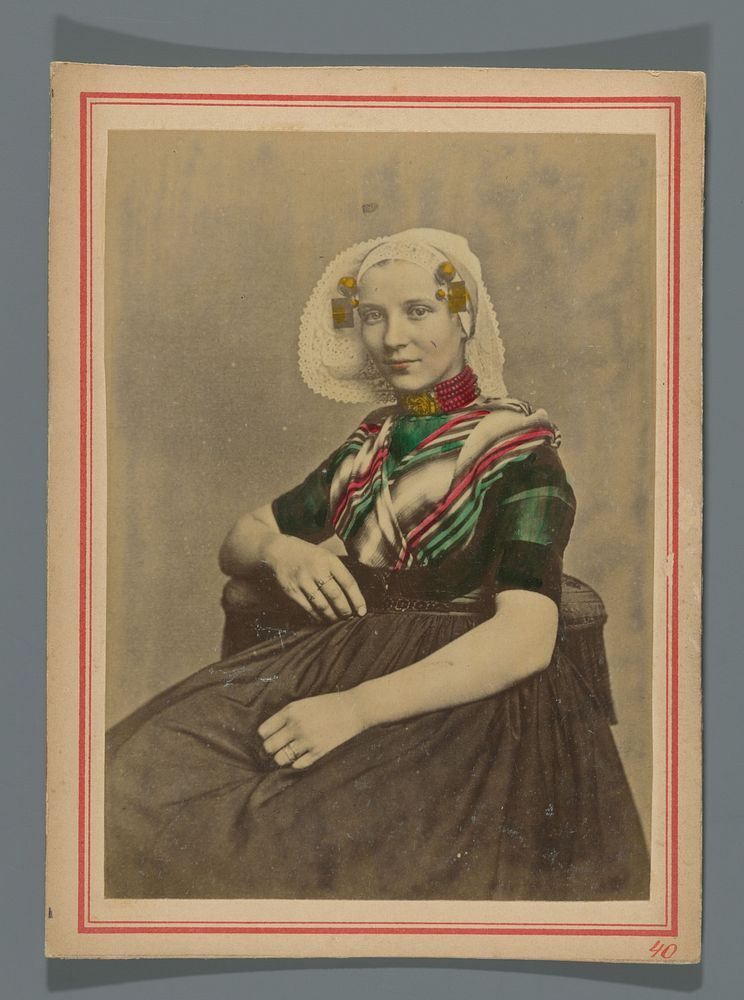 Portret van een onbekende vrouw in klederdracht van Goes, Zeeland (1860 - 1890) by Andries Jager and Andries Jager