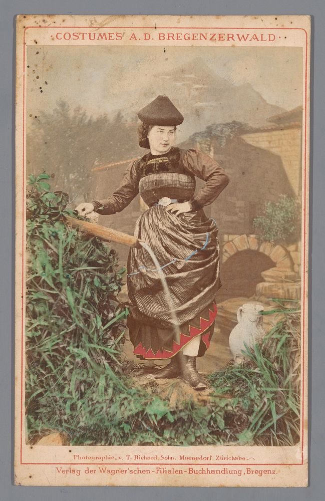Portret van een onbekende vrouw in klederdracht van Bregenzerwald (c. 1870 - c. 1890) by T Richard Sohn and Wagner Verlag