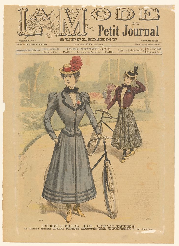 Twee vrouwen naast hun fiets in een park (1902) by anonymous and anonymous