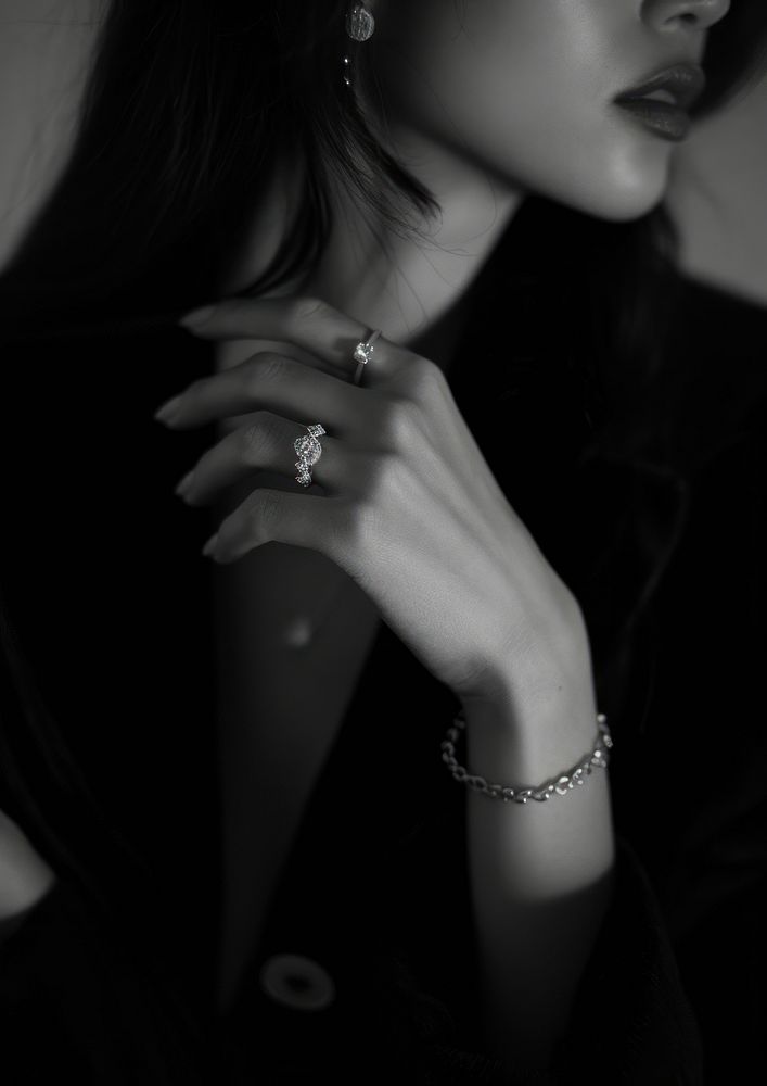 Jewelry jewelry bracelet finger.