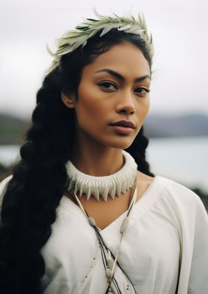 A Pacific Islander woman in traditional clothe necklace jewelry braid.