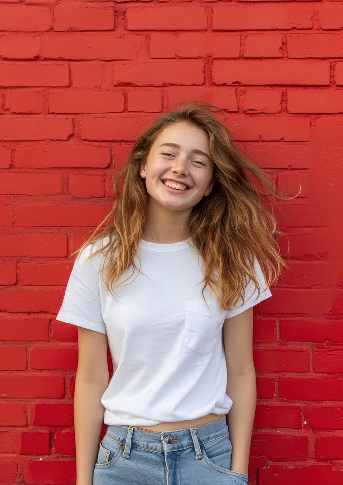 T-shirt portrait teenager smile.