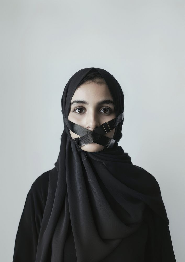 A Muslim woman portrait fashion veil.