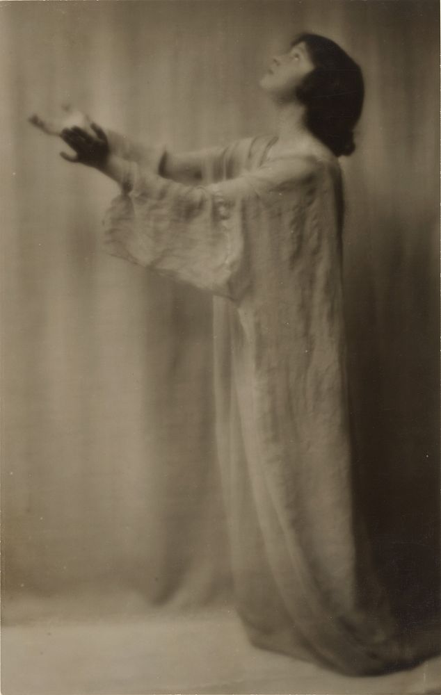 Isadora Duncan dancer by Arnold Genthe