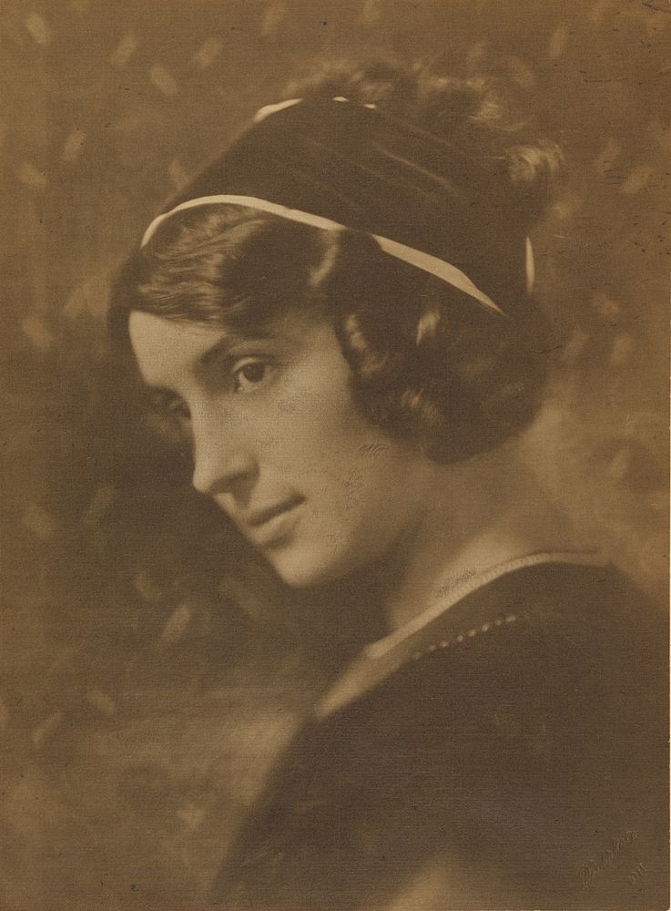 Portrait of Young Woman by Rudolf Dührkoop
