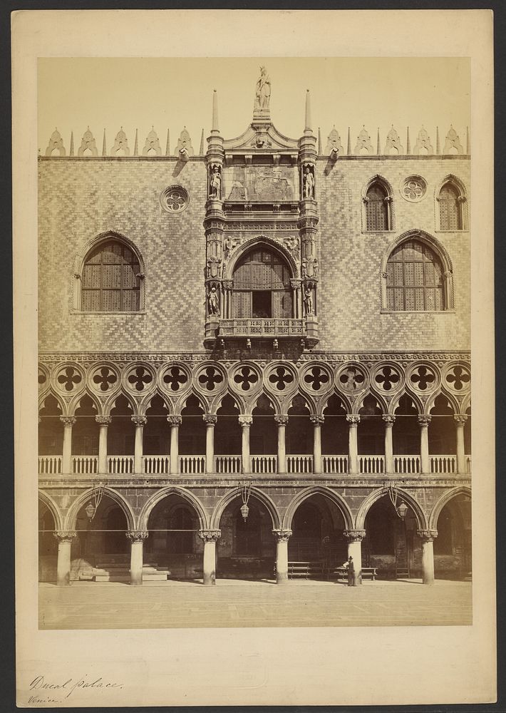 Balcone centrale del Palazzo Ducale (verso la Piazzetta) by Carlo Ponti