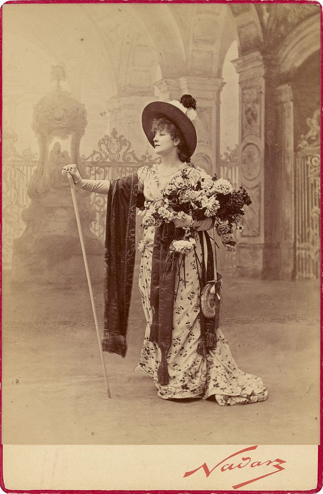 Sarah Bernhardt as Floria Tosca in Act I of Sardou's "Tosca" by Nadar Gaspard Félix Tournachon