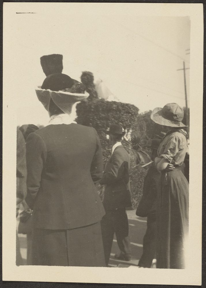 Figures with Hats by Louis Fleckenstein