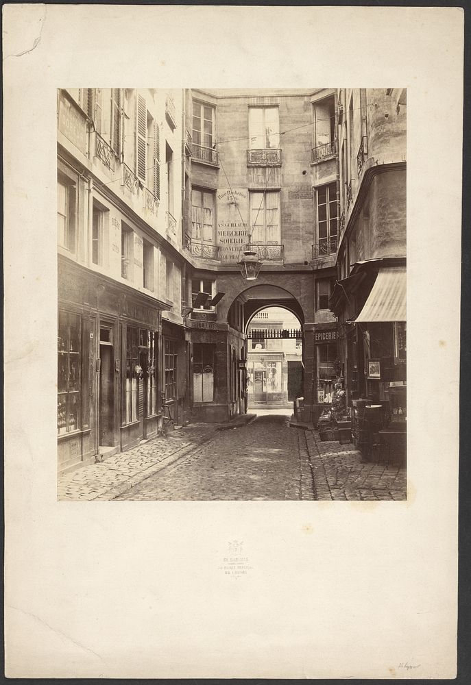 Passage Saint-Guillaume (disparu) le rue de Richelieu by Charles Marville