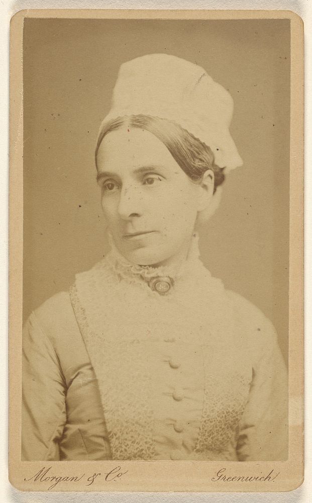 Unidentified woman by W T Morgan and Company