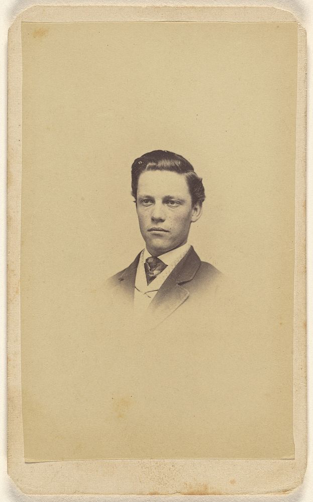 Unidentified young man, printed in vignette-style by Levi Mumper