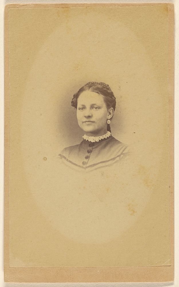 Unidentified woman, printed in vignette and quasi-oval style by Peter S Weaver and E Hanson