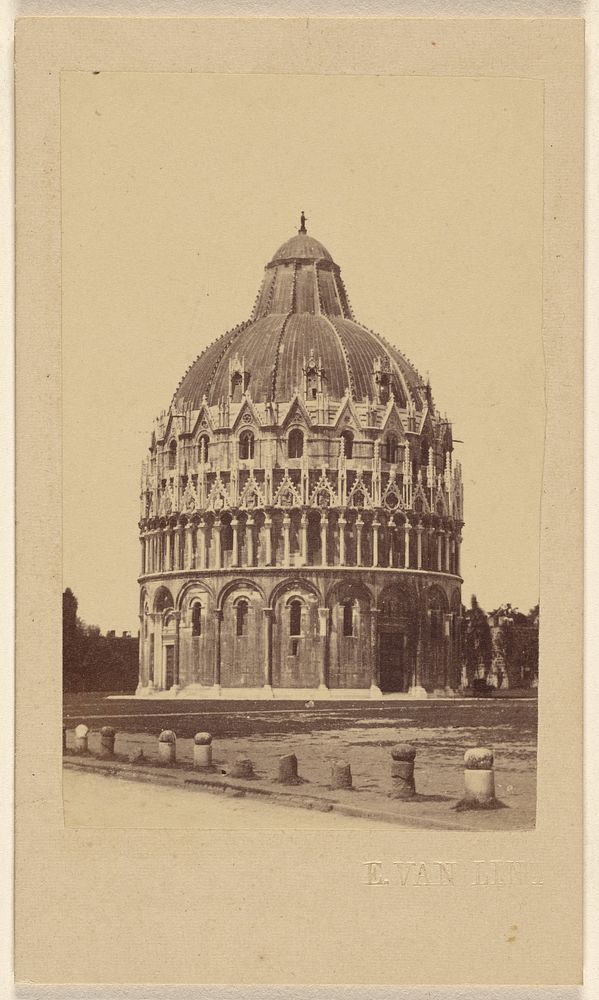 Baptistry, Pisa. by Enrico Van Lint