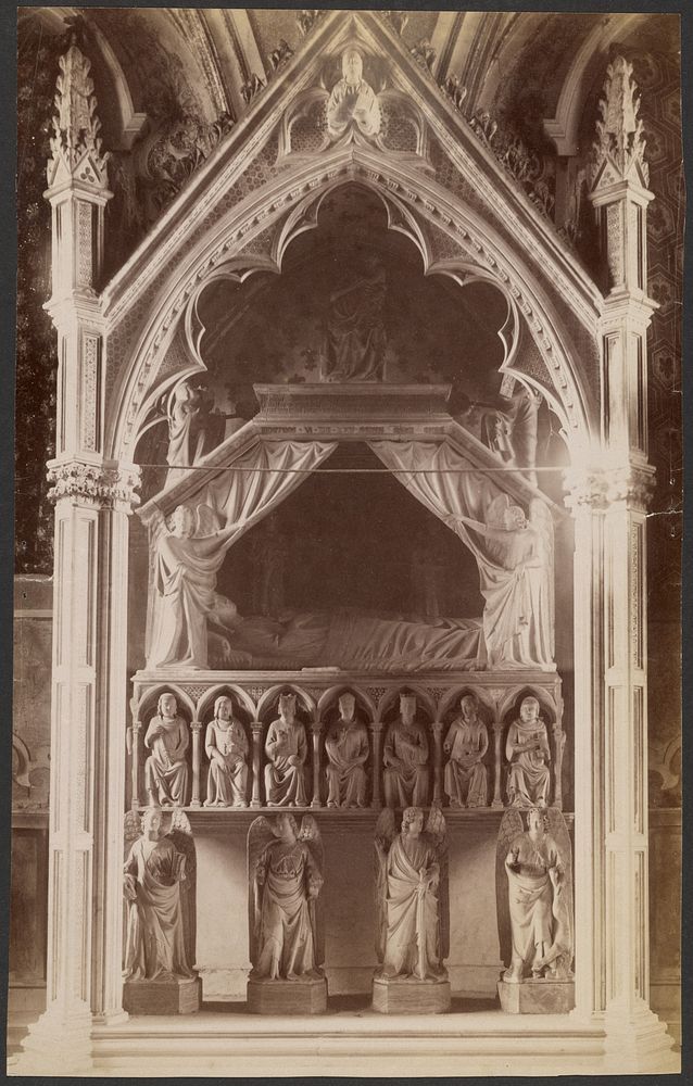 Grabdenknal (?) de Königen Maria, Gemahlin Karls II von Anjou in der Kiorche von Donna Regina zu Neapel by Giorgio Sommer