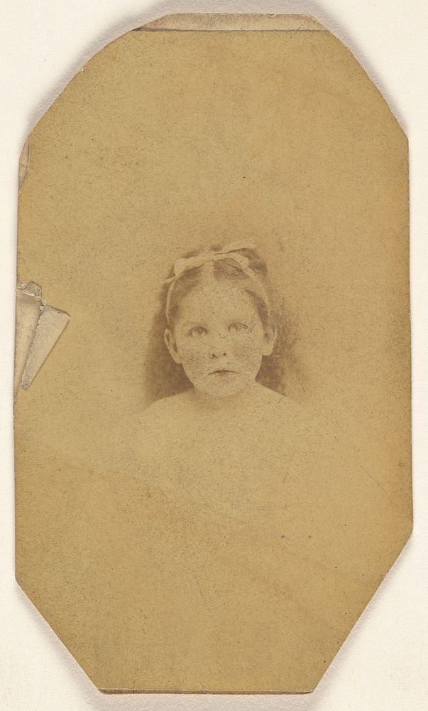 Unidentified little girl, printed in vignette-style by James Cremer