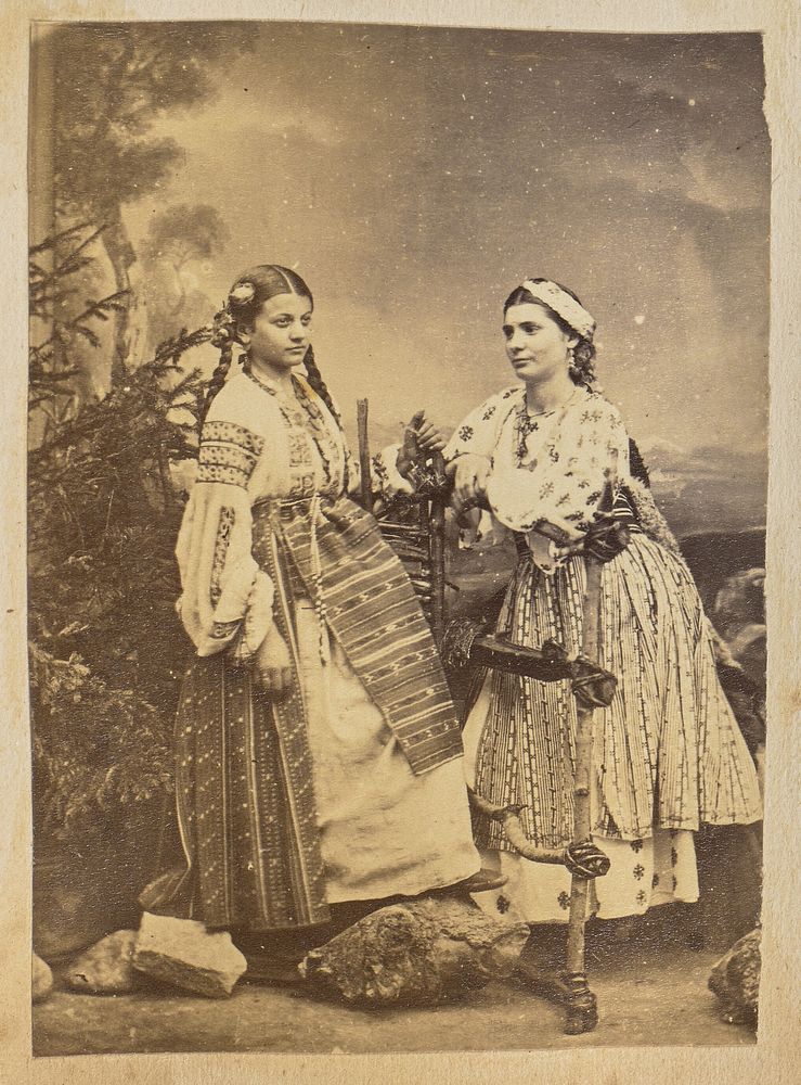 Portrait of two Roumanian gypsy women by Carol Szathmari