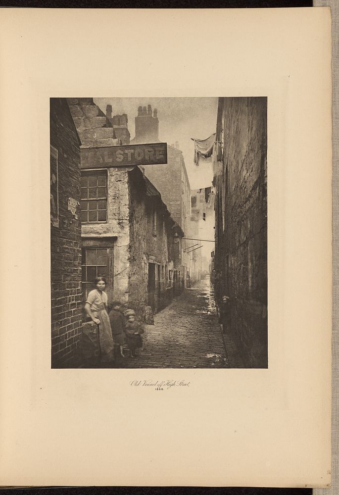 Old Vennel off High Street by Thomas Annan