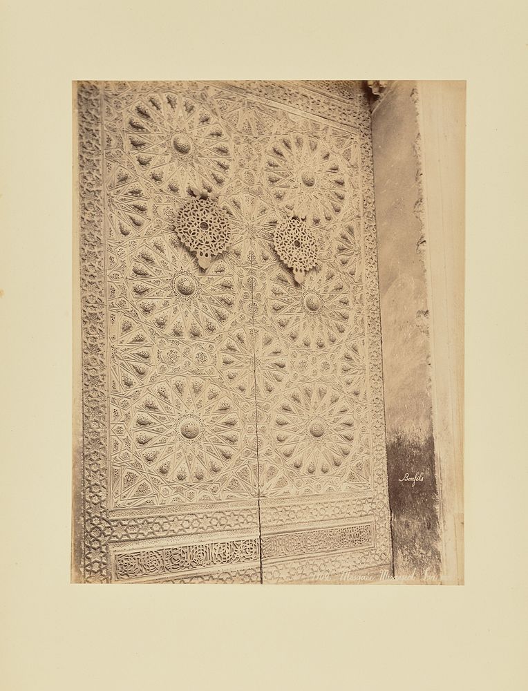 Mosquée Moayed - La porte by Félix Bonfils