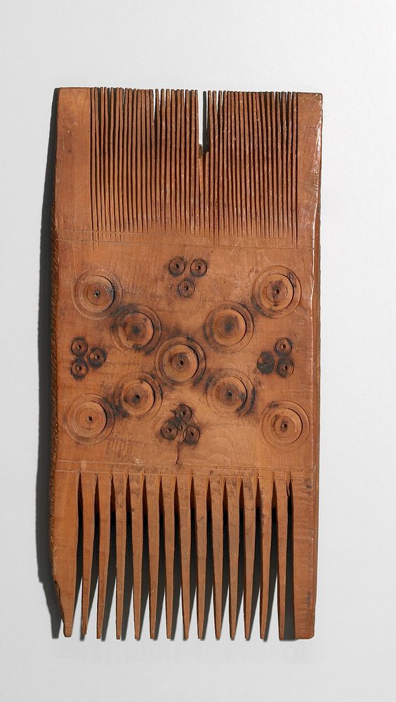 Comb Decorated with Carved Circles