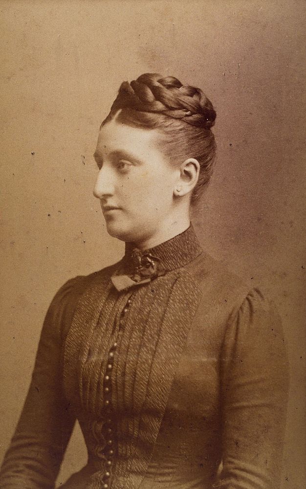 Gertrude Keith. Photograph by G. West & Son.