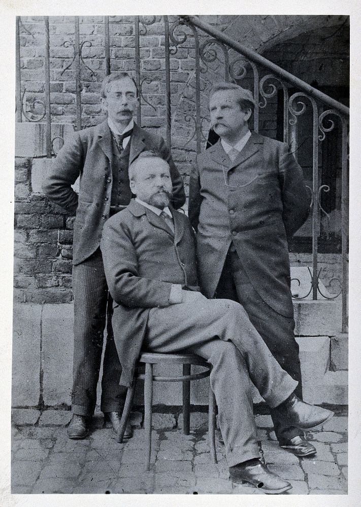 Charles Sherrington (left), Leon Fredericq (seated) and Paul Grützner (right) outside the Institute of Physiology in Liège.…
