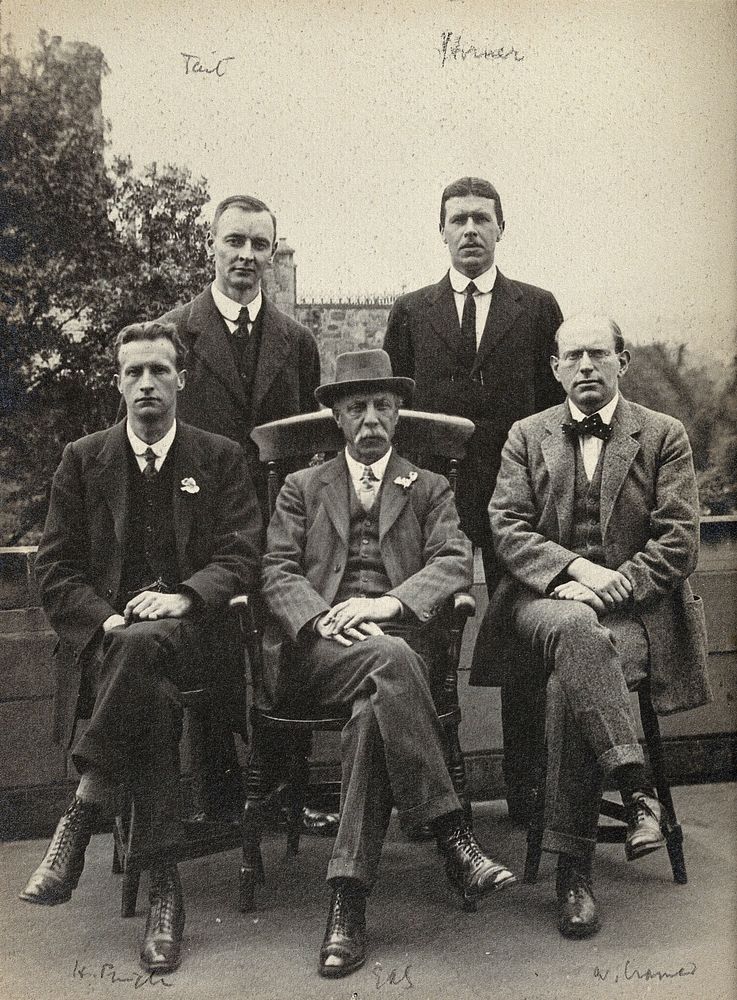 Sir Edward Albert Sharpey-Shafer and four others. Photograph, 1913.