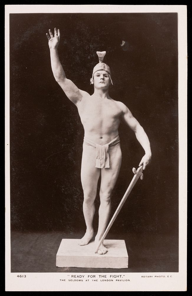 An actor poses as a classical sculpture of a gladiator. Photographic postcard, 190-.