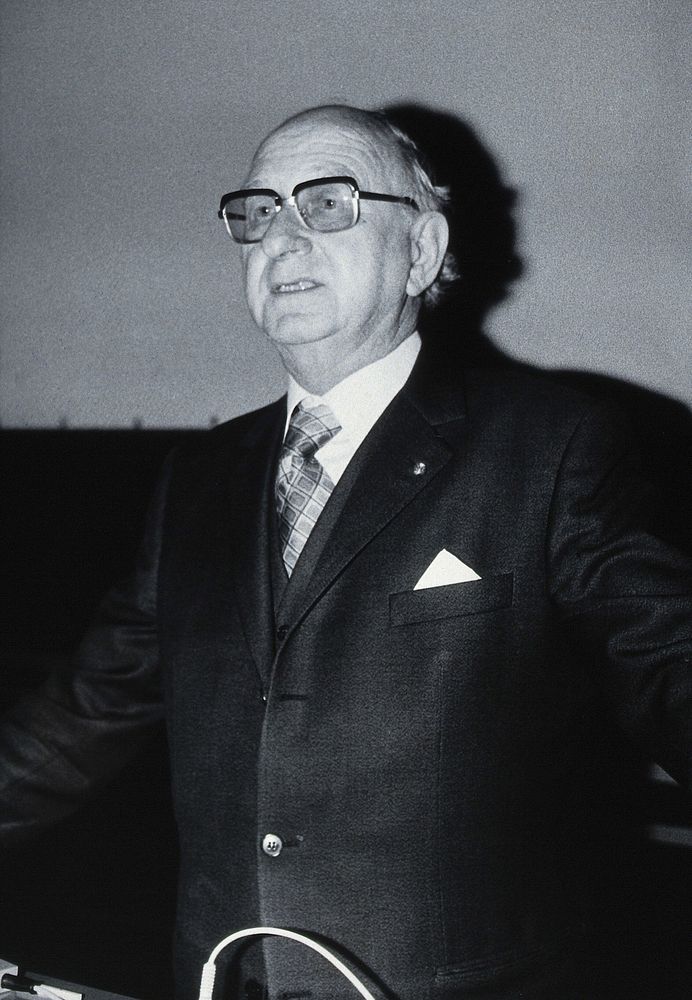 Helmut Joachim Jusatz. Photograph by Bernhard Knoche.