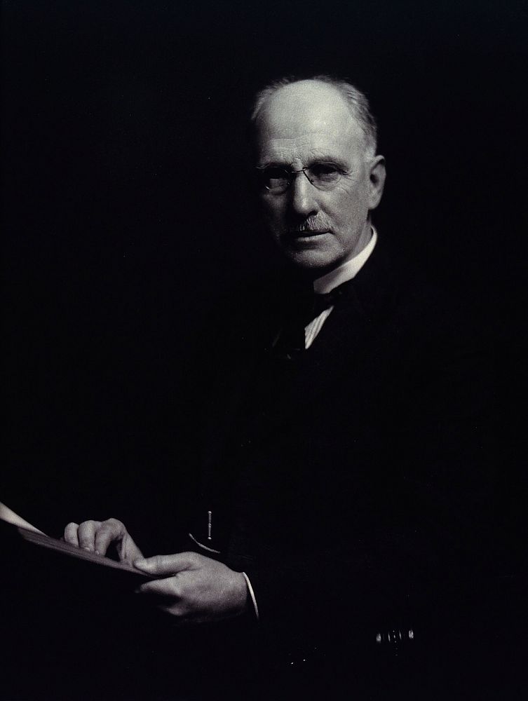 Thomas Kirkpatrick Monro. Photograph by T. & R. Annan & Sons Ltd, 1932.