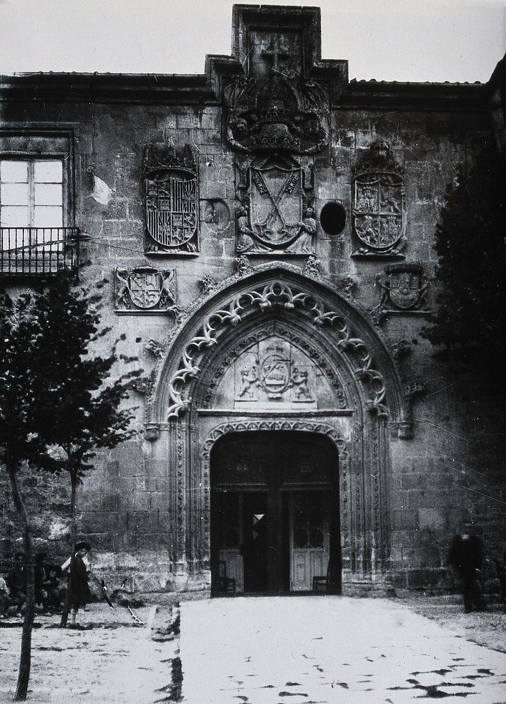 Hospital de San Juan, Burgos: the gateway. Photograph, ca.1900.