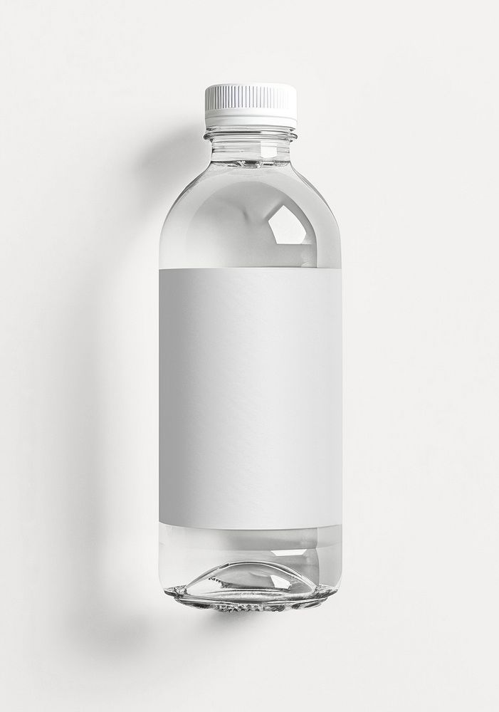 Plastic water bottle label mockup psd