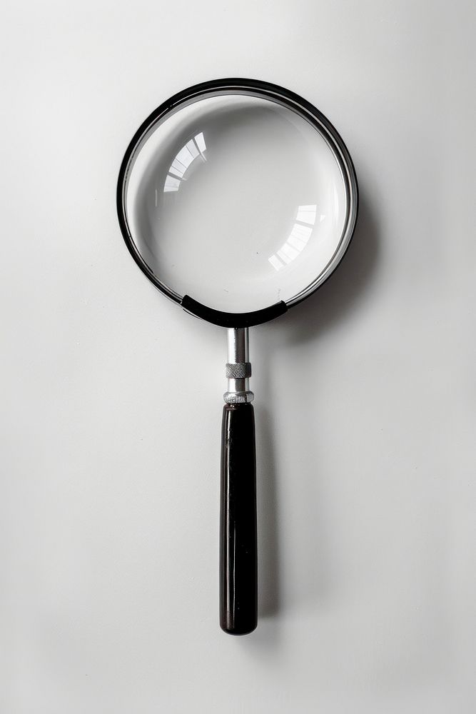 Magnifying glass lighting mirror circle.