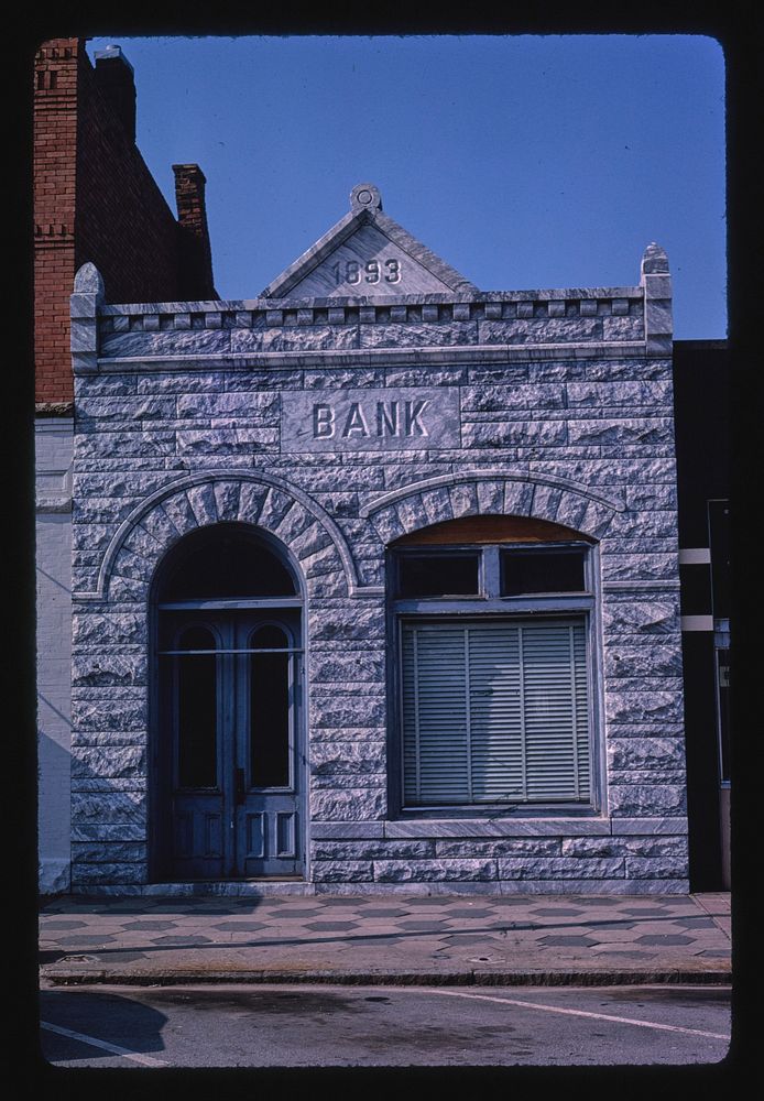 Bank (1893), Park Square, Elberton, Georgia (1982) photography in high resolution by John Margolies. Original from the…