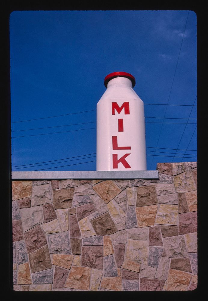 City Dairy milk bottle, Columbus Avenue, Bay City, Michigan (1988) photography in high resolution by John Margolies.…