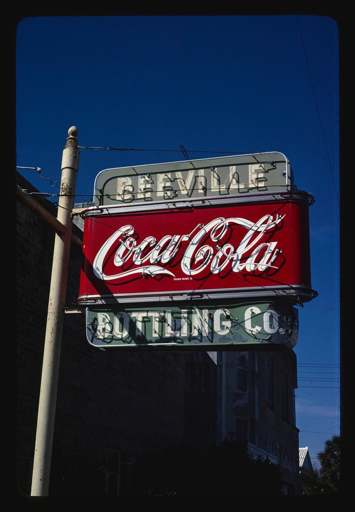 Coke sign, Beeville, Texas (1979) photography in high resolution by John Margolies. Original from the Library of Congress. 