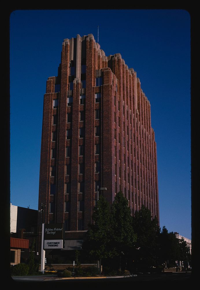 Larson Building, Yakima, Washington (2003) photography in high resolution by John Margolies. Original from the Library of…