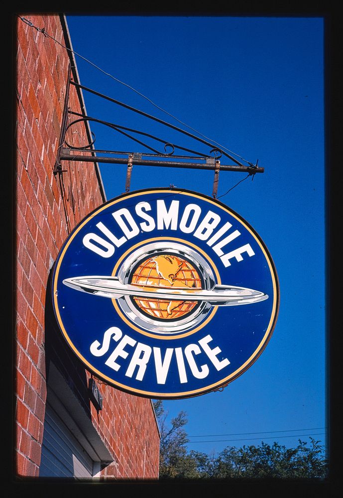 Oldsmobile sign, Smith Center, Kansas (1988) photography in high resolution by John Margolies. Original from the Library of…