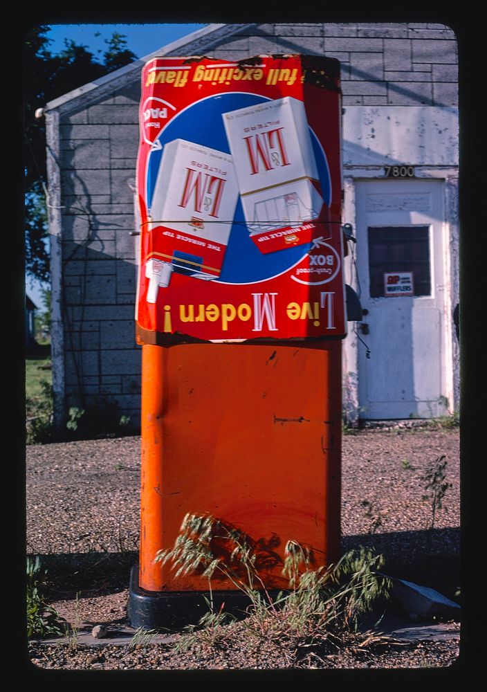 Gas pump, Route 66, Amarillo, Texas (1982) photography in high resolution by John Margolies. Original from the Library of…