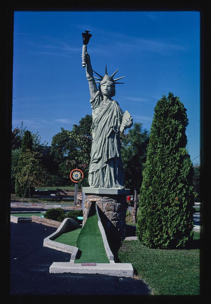 Valleybrook mini golf, Route 202, Chadds Ford, Pennsylvania (1984) photography in high resolution by John Margolies.…
