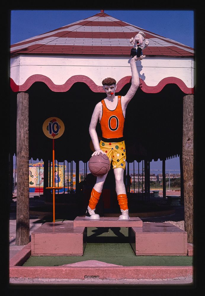 Old Pro Golf, basketball player, Ocean City, Maryland (1986) photography in high resolution by John Margolies. Original from…
