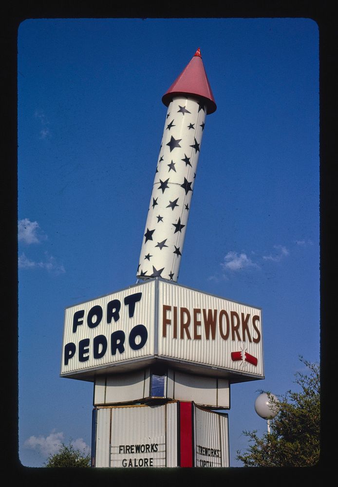South of the Border, Dillon, South Carolina (1986) photography in high resolution by John Margolies. Original from the…