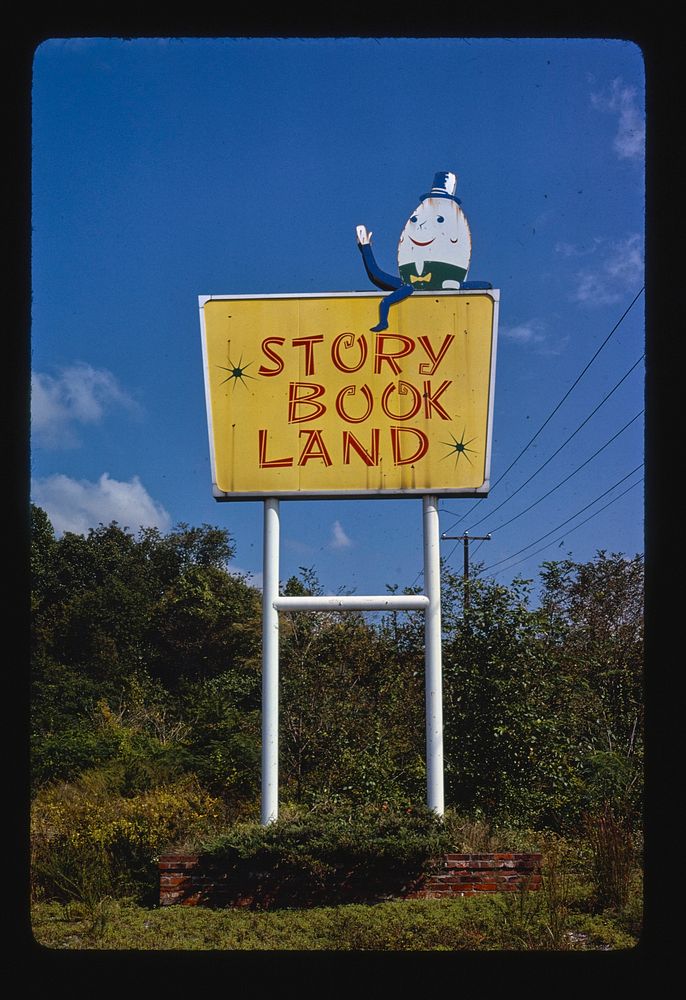 Storybook Land, Woodbridge, Virginia (1979) photography in high resolution by John Margolies. Original from the Library of…