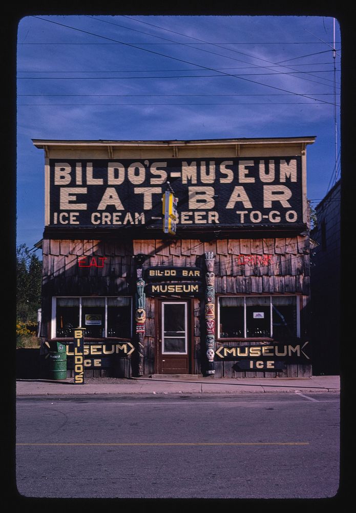 Bildo's Museum Bar, Daggett, Michigan (1980) photography in high resolution by John Margolies. Original from the Library of…