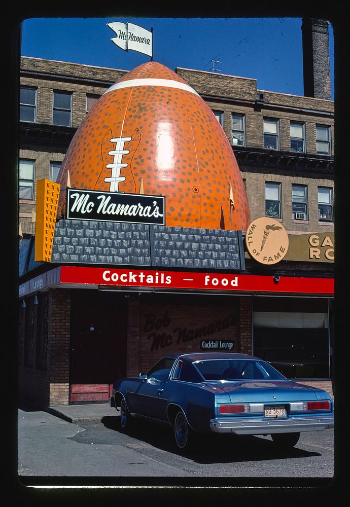 McNamara's Bar, Minneapolis, Minnesota (1976) photography in high resolution by John Margolies. Original from the Library of…