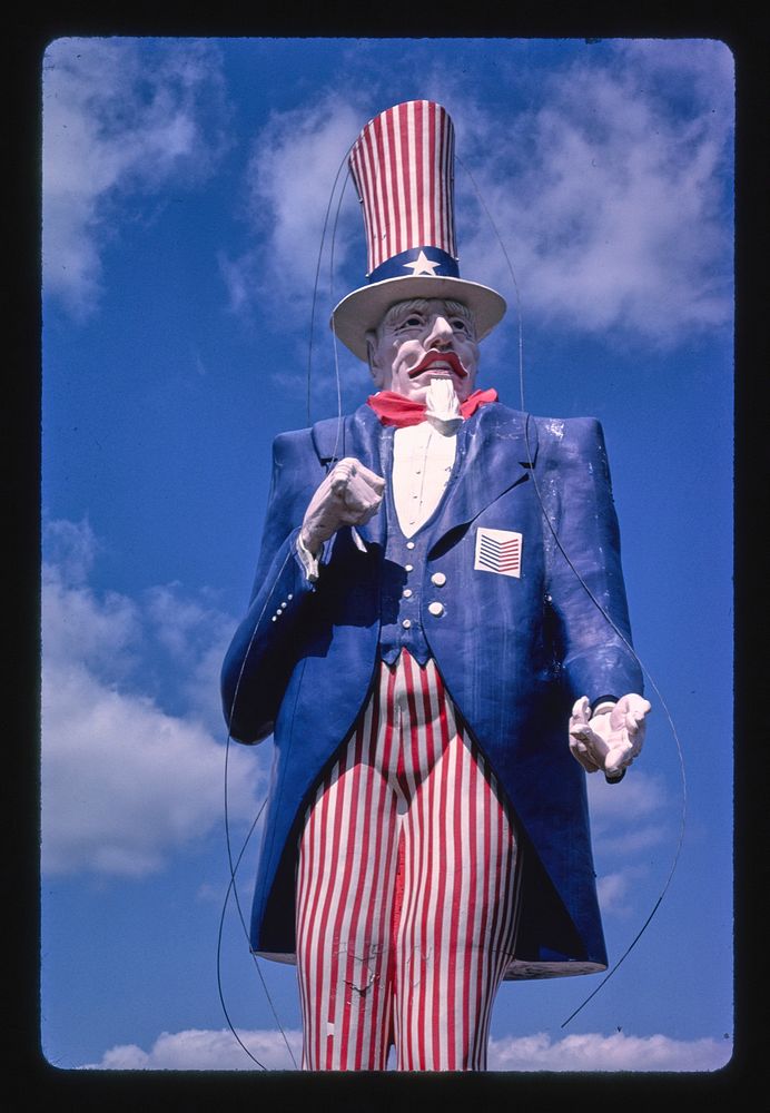 Uncle Sam Fast Food symbol, Toledo, Ohio (1987) photography in high resolution by John Margolies. Original from the Library…