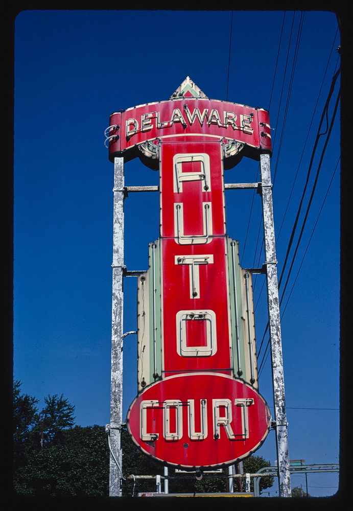 Delaware Auto Court sign, State Road, Rehoboth Beach, Delaware (1984) photography in high resolution by John Margolies.…