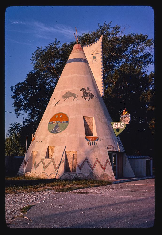 Teepee gas station, Route 40, Lawrence, Kansas (1980) photography in high resolution by John Margolies. Original from the…