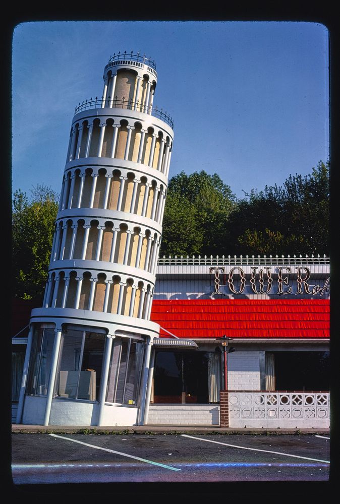 Tower of Pizza, vertical view, Route 22, Green Brook, New Jersey (1978) photography in high resolution by John Margolies.…