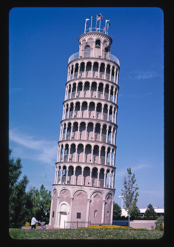 Leaning Tower of Pisa replica statue at YMCA, Touhy Avenue, Niles, Illinois (2003) photography in high resolution by John…