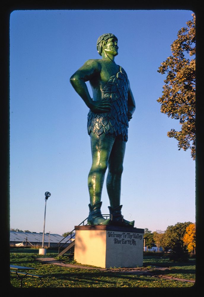 Green Giant statue (1979), early morning angle view, Route 169, Blue Earth, Minnesota (1988) photography in high resolution…